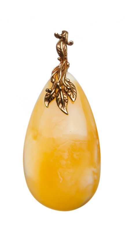 8 g Baltic Amber Pendant