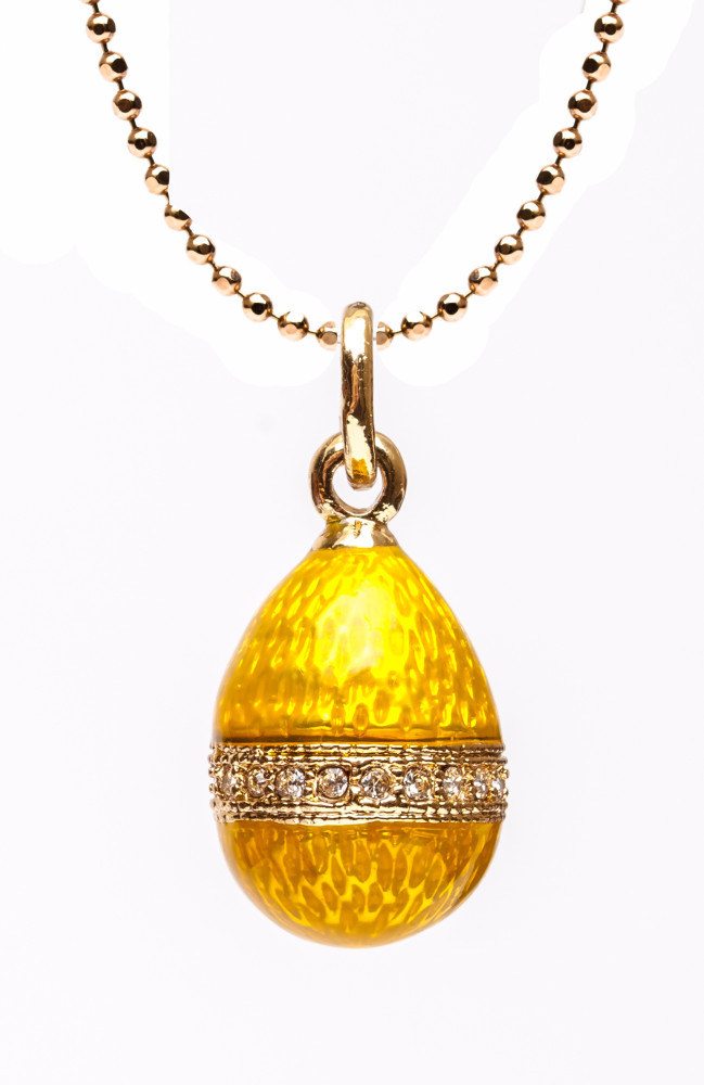 Big Shell Yellow Egg Pendant