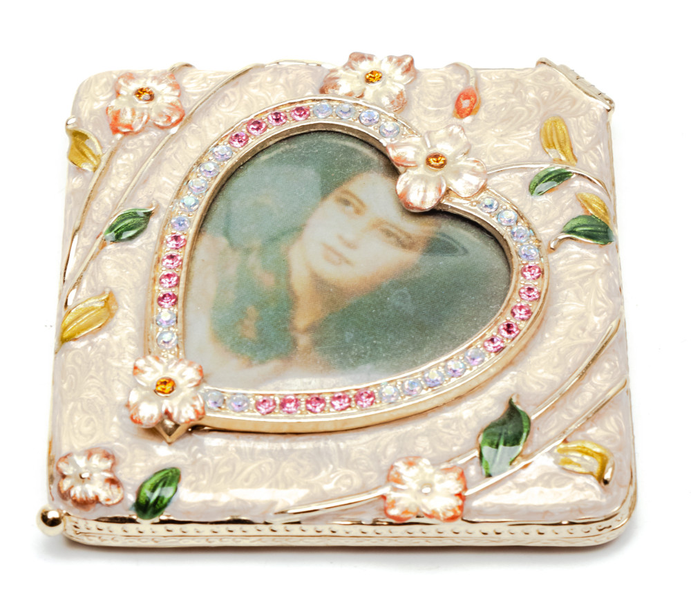 80 mm Heart with a Picture Pink Compact Mirror